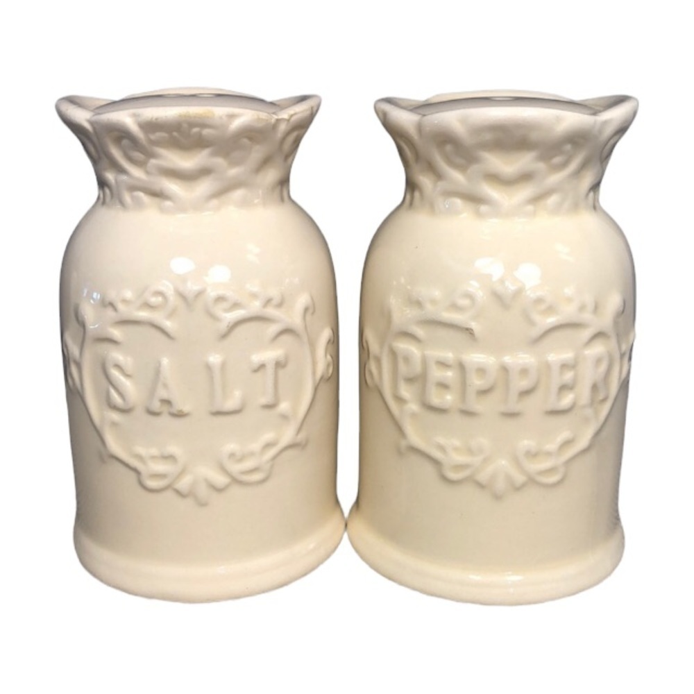 Vintage French Country Kitchen Scrollwork Salt and Pepper Shakers Farmho…​​​